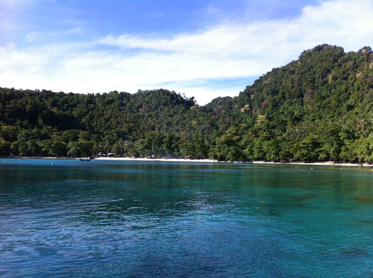 Download this Gapang Beach From Boat picture